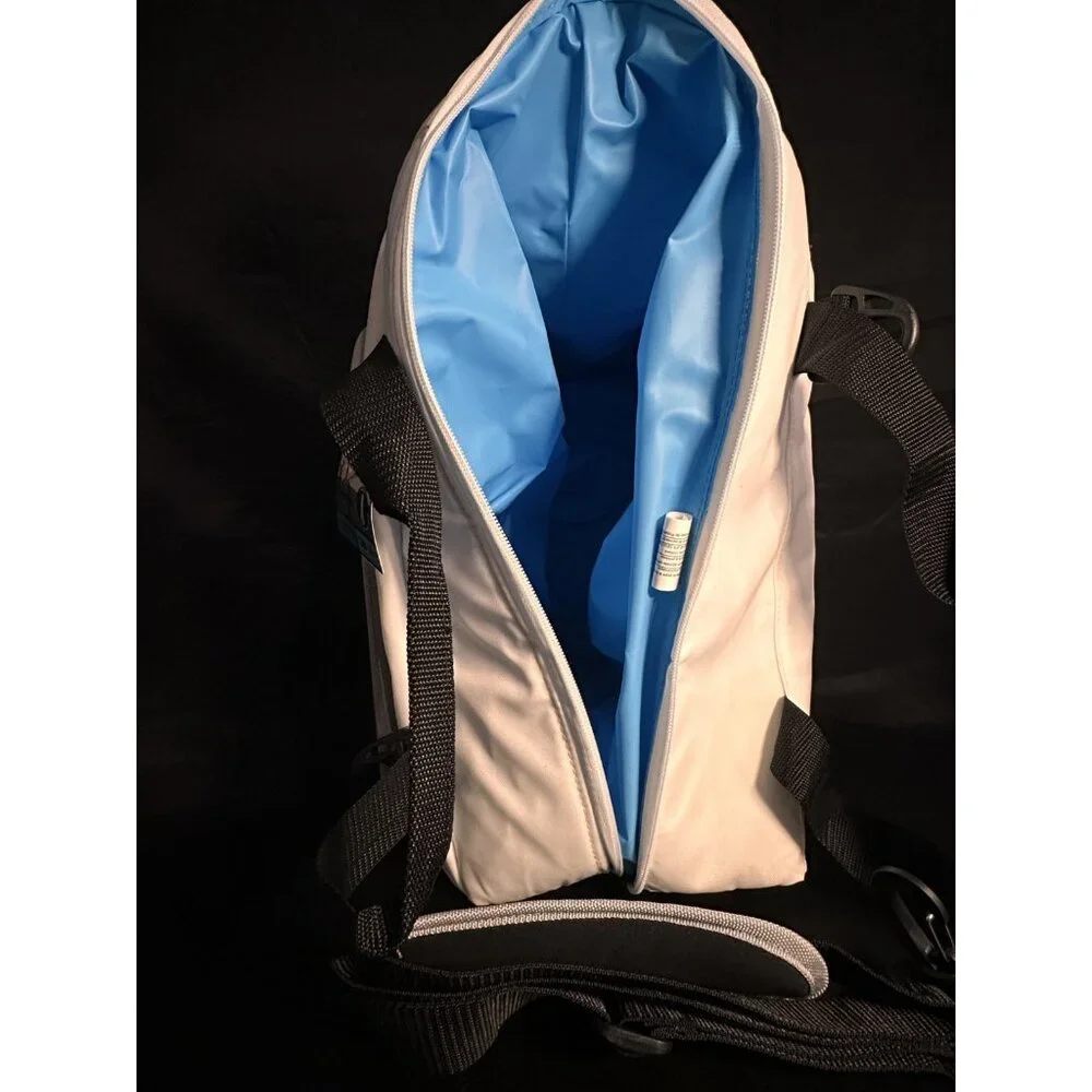 NWT Igloo 36 Can Maxcold Snapdown‎ Cooler Bag - White/Gray